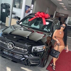 Meet your Posher, Tamia